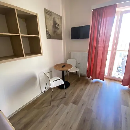 아파트 Garsoniera Centr, Na Hradbach 118 *