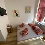 Garsoniéra Centr, Na Hradbách 118 Appartement *