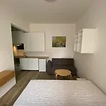 Garsoniéra Centr, Na Hradbách 118