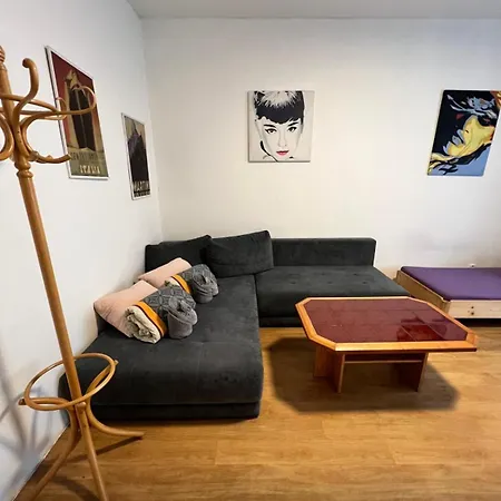 Garsoniera Centr, Na Hradbach 118