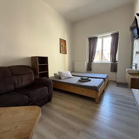 Garsoniera - Centrum U Jiraskova Namesti Апартаменты